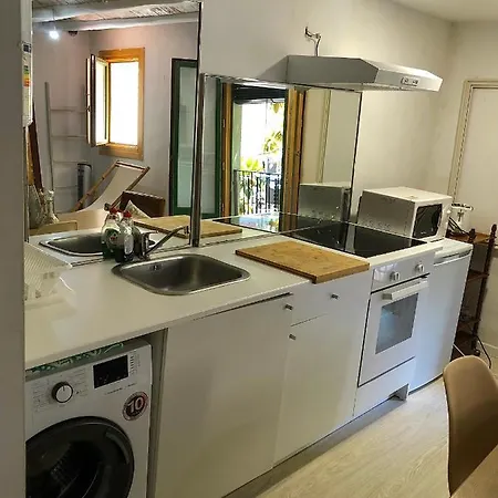 Cozy Studio In Central Area Of Apartment *